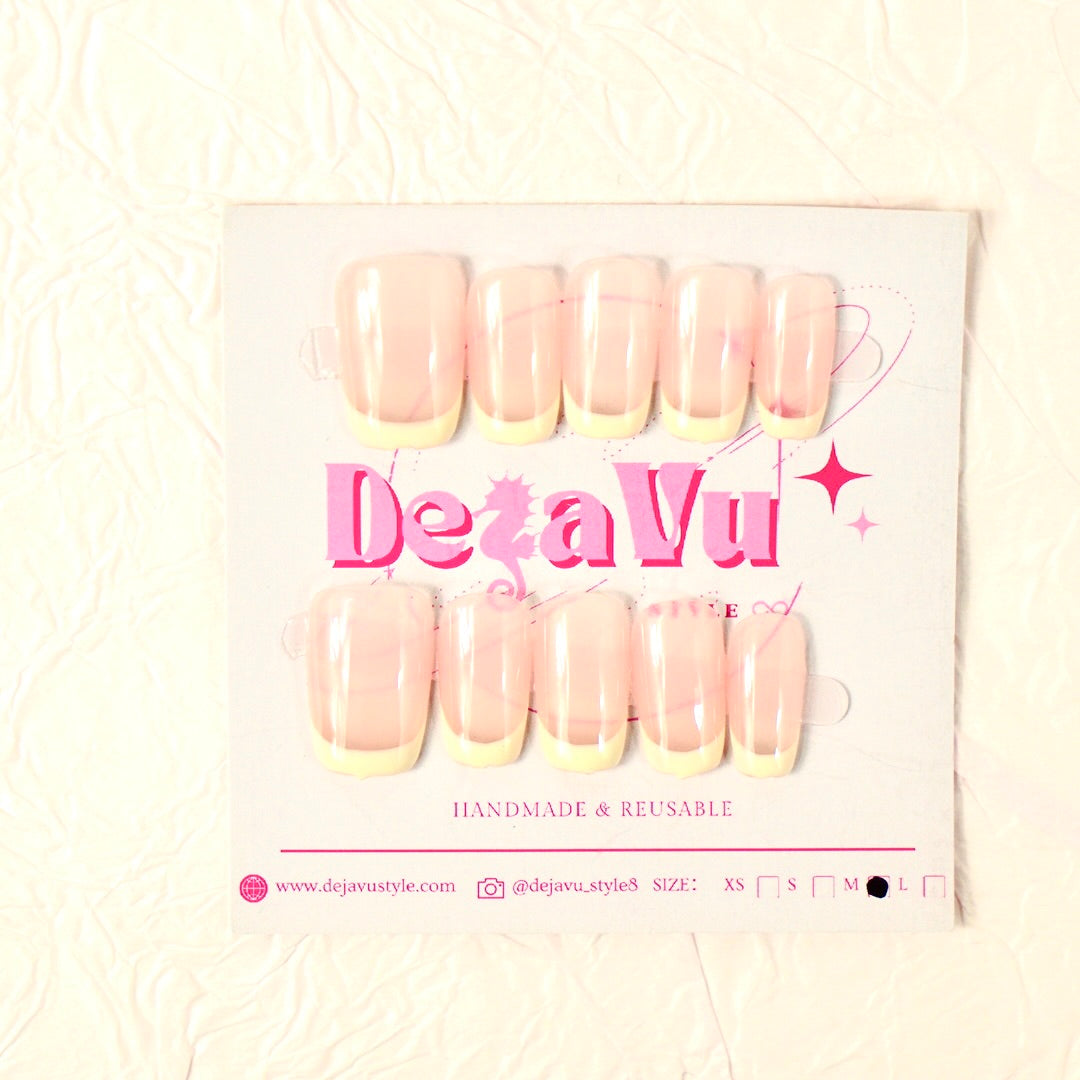 534 Creamy Minimalist Nails