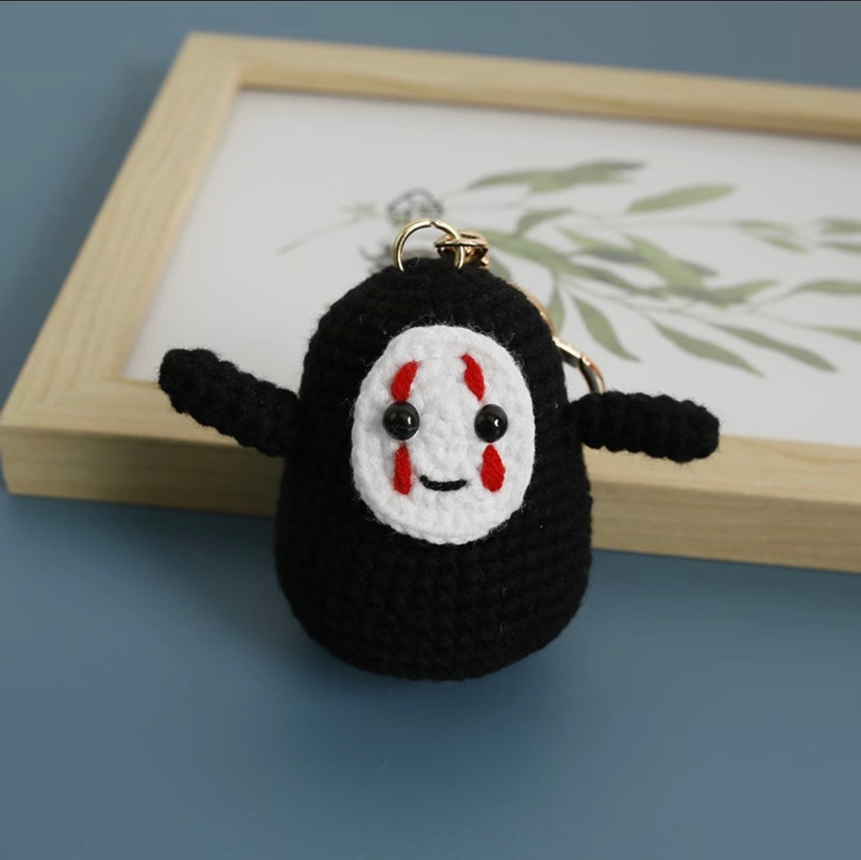 Handmade Crochet No-Face Keychain – Cute Black & White Yarn Plush Anime Spirit Bag Charm with Mask Face