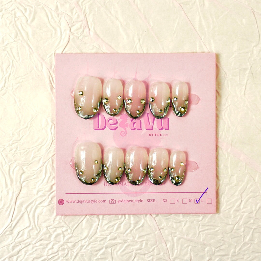 517 Silver Glimmer Edge Nails