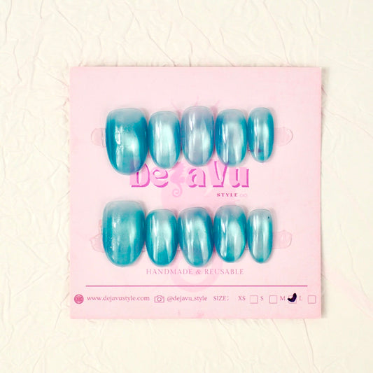 535 Glacial Soda Cat Eye Nails