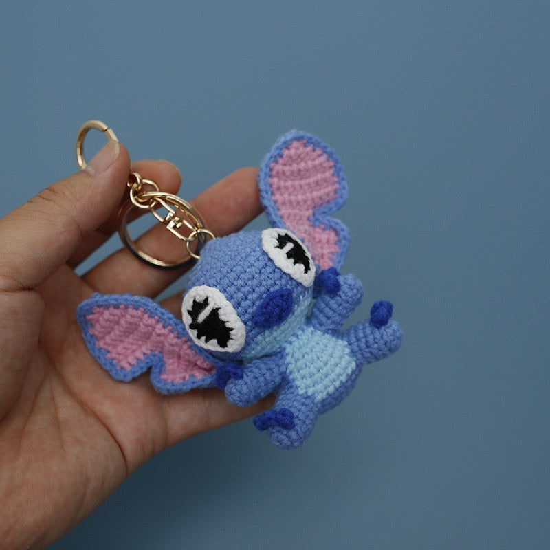 Handmade Crochet Shidi Zai (Stitch) Keychain – Cute Blue Yarn Plush Cartoon Alien Bag Charm with Big Ears
