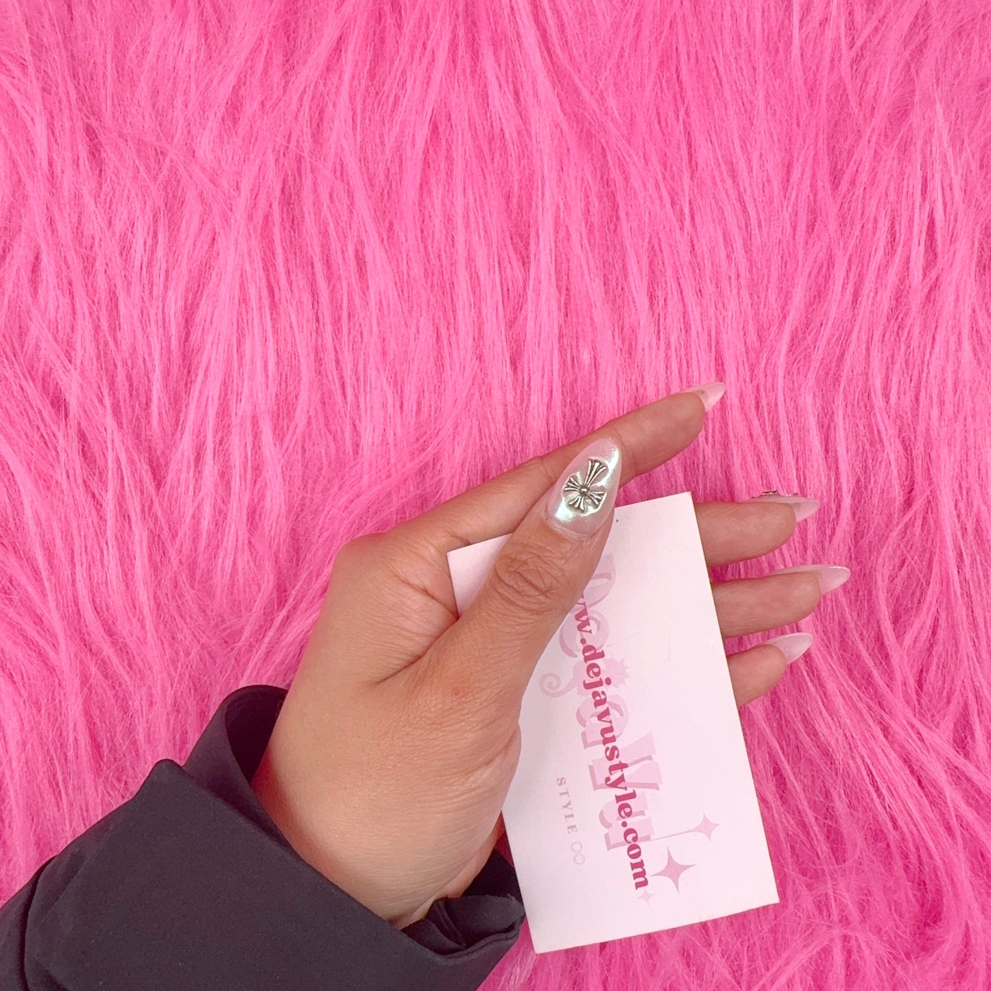 220 Pearlescent Chrome Hearts Nail Art